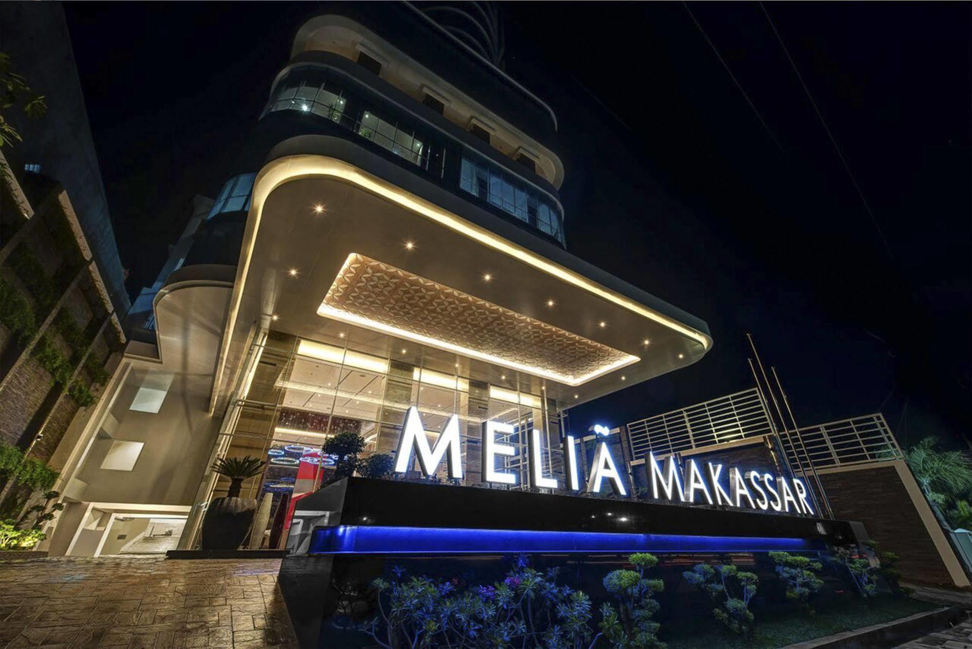 Melia Makassar Hotel Exterior photo